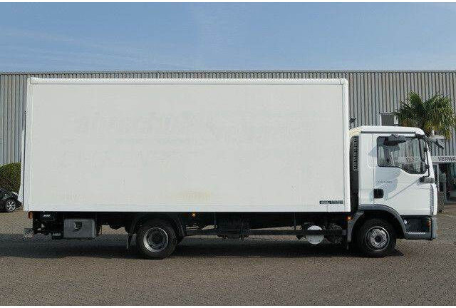 MAN 8.180 TGL 4x2, Fahrschule, LBW, 3. Sitze, 158tkm - Box truck: picture 2 MAN 8.180 TGL 4x2, Fahrschule, LBW, 3. Sitze, 158tkm - Box truck: picture 2