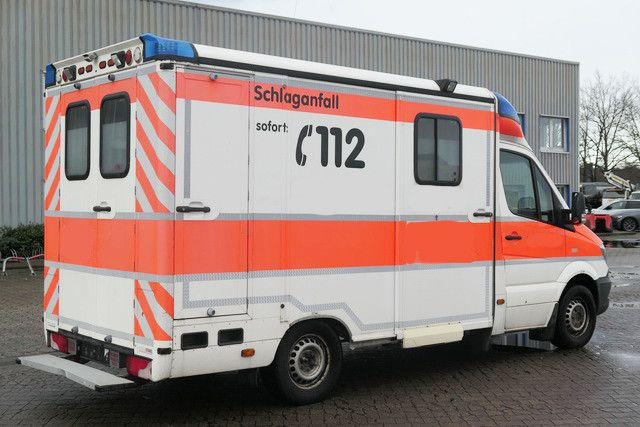Mercedes-Benz 315 CDI Sprinter 4x2, Klima, Navi, Liege - Ambulance: picture 3 Mercedes-Benz 315 CDI Sprinter 4x2, Klima, Navi, Liege - Ambulance: picture 3