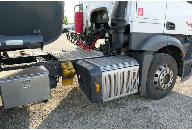 Mercedes-Benz 1846 Actros 4x2, Hydr., ADR, Leicht, Klima, Navi - Tractor unit: picture 5 Mercedes-Benz 1846 Actros 4x2, Hydr., ADR, Leicht, Klima, Navi - Tractor unit: picture 5