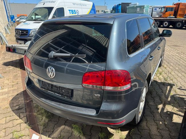 Volkswagen Touareg 3.2 V6/ GETRIEBESCHADEN /Motor läuft! - SUV: picture 2 Volkswagen Touareg 3.2 V6/ GETRIEBESCHADEN /Motor läuft! - SUV: picture 2