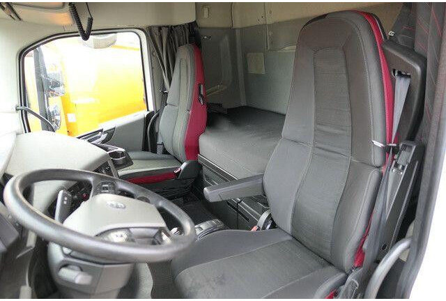 Box truck Volvo FH 460 6x2, Getränkezug, LBW, Böse, Lenk-Lift: picture 11 Box truck Volvo FH 460 6x2, Getränkezug, LBW, Böse, Lenk-Lift: picture 11