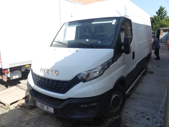 Camionnette Iveco 35S14N (2021-60.293 km) - Panel van: picture 1 Camionnette Iveco 35S14N (2021-60.293 km) - Panel van: picture 1