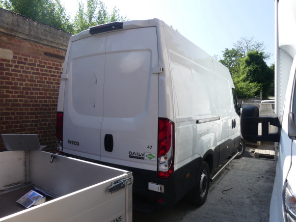 Camionnette Iveco 35S14N (2021-60.293 km) - Panel van: picture 3 Camionnette Iveco 35S14N (2021-60.293 km) - Panel van: picture 3