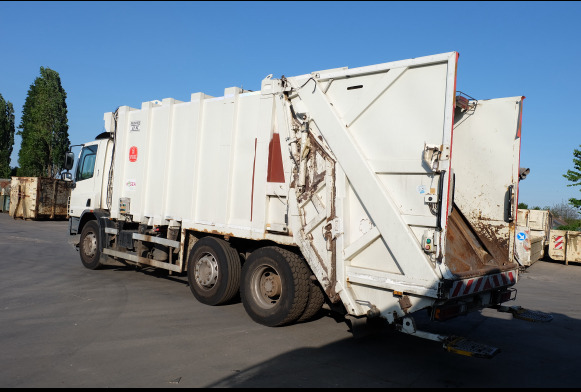 REF : 1 - Camion poubelle DAF CF75 - Garbage truck: picture 3 REF : 1 - Camion poubelle DAF CF75 - Garbage truck: picture 3