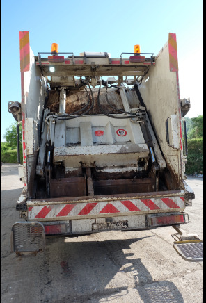 REF : 18 - Camion Poubelle DAF CF75 - Garbage truck: picture 4 REF : 18 - Camion Poubelle DAF CF75 - Garbage truck: picture 4