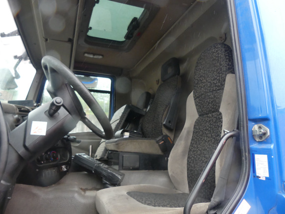 REF:BX-PS-13 - Camion poubelle DAF FAG CF 75 (2010-390.475 km) - Garbage truck: picture 5 REF:BX-PS-13 - Camion poubelle DAF FAG CF 75 (2010-390.475 km) - Garbage truck: picture 5