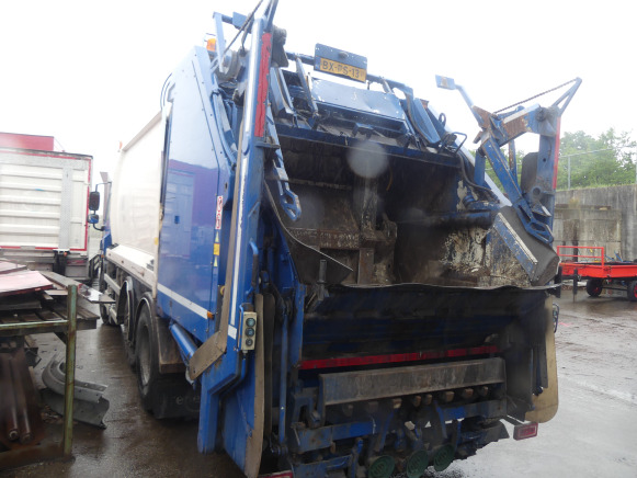 REF:BX-PS-13 - Camion poubelle DAF FAG CF 75 (2010-390.475 km) - Garbage truck: picture 4 REF:BX-PS-13 - Camion poubelle DAF FAG CF 75 (2010-390.475 km) - Garbage truck: picture 4