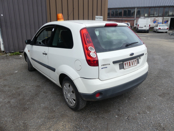 REF:TRE614 - Voiture Utilitaire Ford FIESTA TDCI (2005-101.699 km) - Electric utility vehicle: picture 5 REF:TRE614 - Voiture Utilitaire Ford FIESTA TDCI (2005-101.699 km) - Electric utility vehicle: picture 5