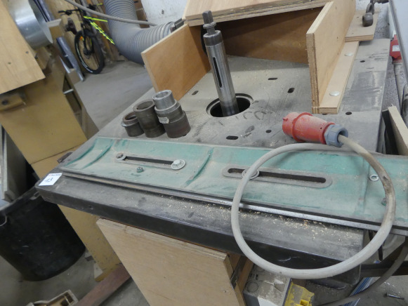 Toupie + chariot à tenonner Danckaert - Woodworking machinery: picture 5 Toupie + chariot à tenonner Danckaert - Woodworking machinery: picture 5