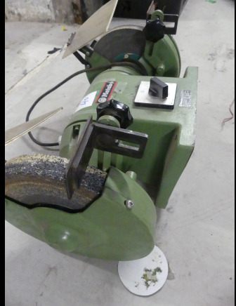 Touret à meuler double tété Métabo DS 7226D, Table de travail pliante Black&Decker (9714-040) - Metalworking machinery: picture 4 Touret à meuler double tété Métabo DS 7226D, Table de travail pliante Black&Decker (9714-040) - Metalworking machinery: picture 4