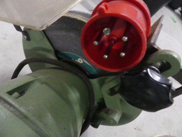 Touret à meuler double tété Métabo DS 7226D, Table de travail pliante Black&Decker (9714-040) - Metalworking machinery: picture 5 Touret à meuler double tété Métabo DS 7226D, Table de travail pliante Black&Decker (9714-040) - Metalworking machinery: picture 5