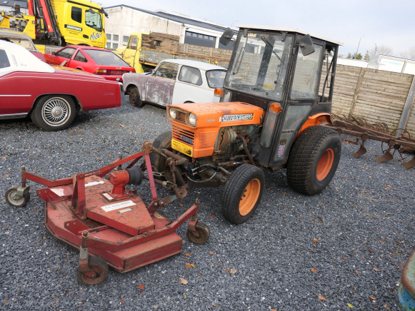Tracteur pour par cet jardin + faucheuse rotative Kubota 245DT ( VIN:245DT72778) - Farm tractor: picture 2 Tracteur pour par cet jardin + faucheuse rotative Kubota 245DT ( VIN:245DT72778) - Farm tractor: picture 2