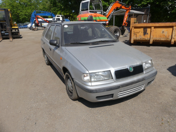 Voiture Skoda Felicia Break (1999-134.345 km) - Car: picture 2 Voiture Skoda Felicia Break (1999-134.345 km) - Car: picture 2