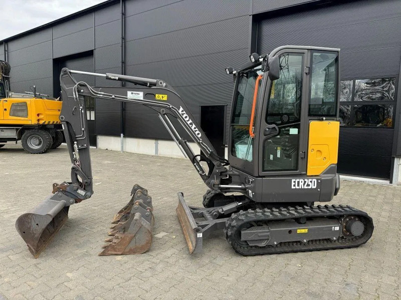 Volvo ECR25D - Mini excavator: picture 1 Volvo ECR25D - Mini excavator: picture 1