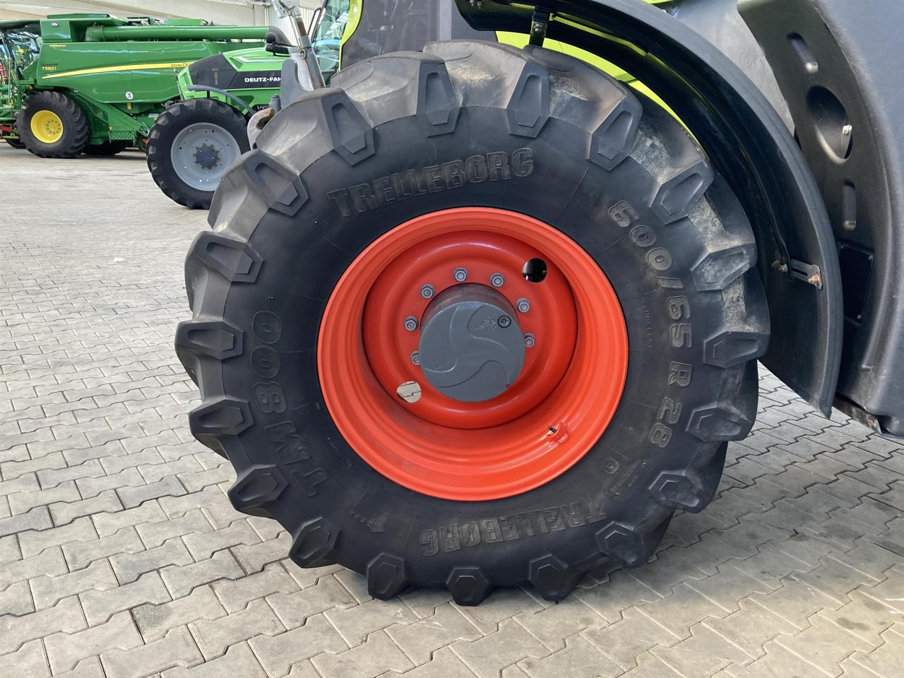 CLAAS Arion 660 C Matic - Farm tractor: picture 3 CLAAS Arion 660 C Matic - Farm tractor: picture 3