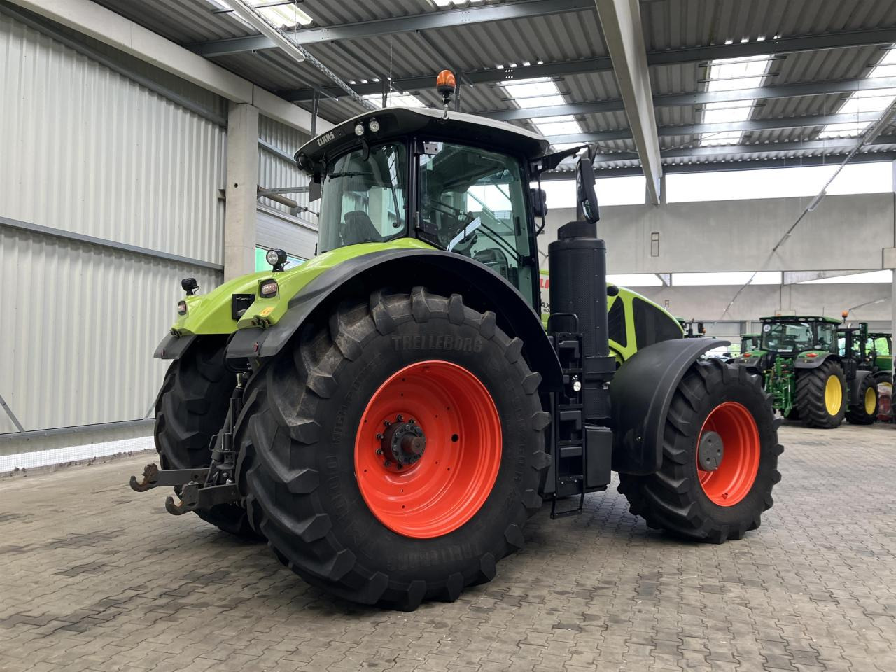 CLAAS Axion 930 - Farm tractor: picture 2 CLAAS Axion 930 - Farm tractor: picture 2