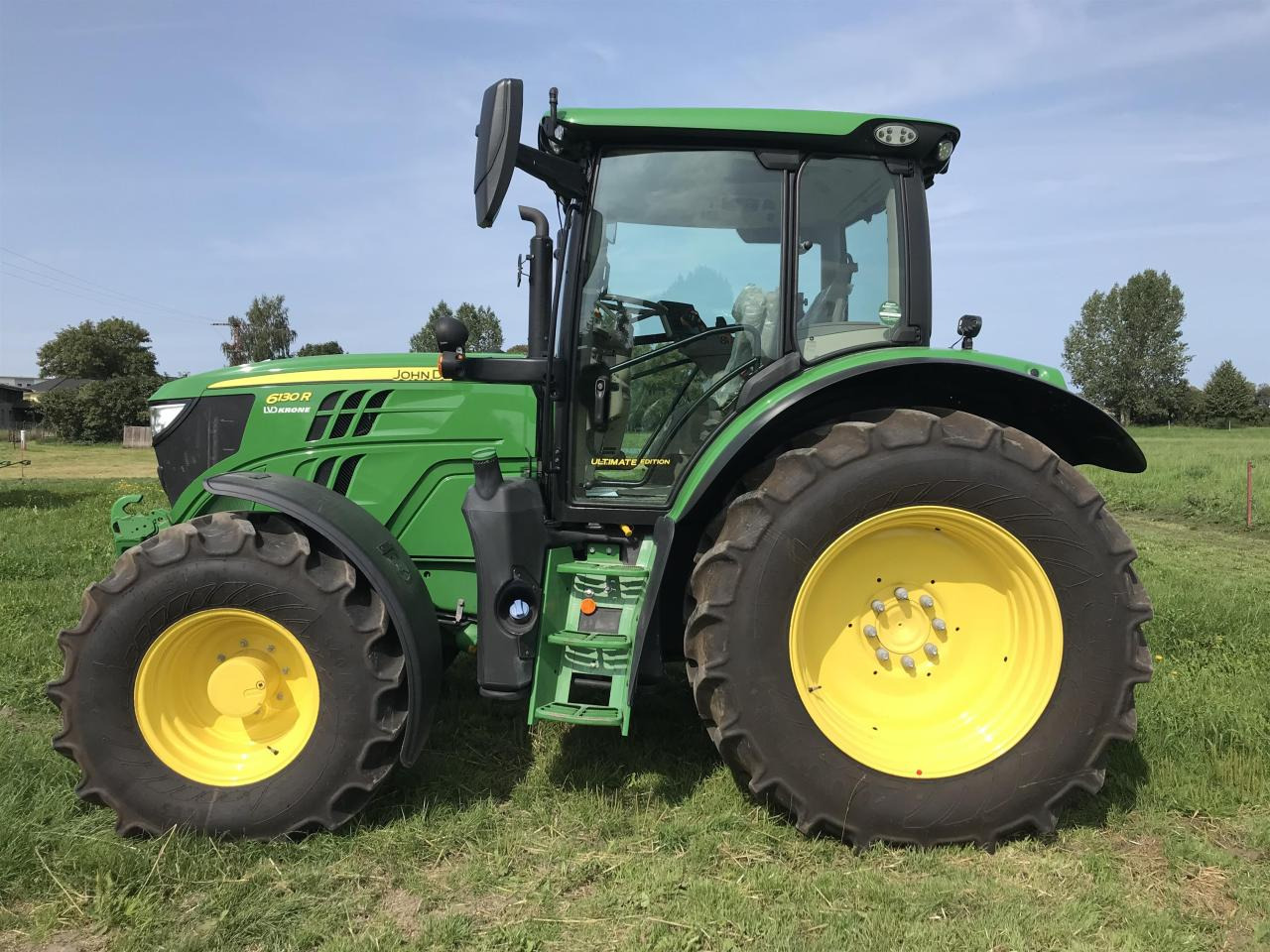 John Deere 6130R - Farm tractor: picture 1 John Deere 6130R - Farm tractor: picture 1