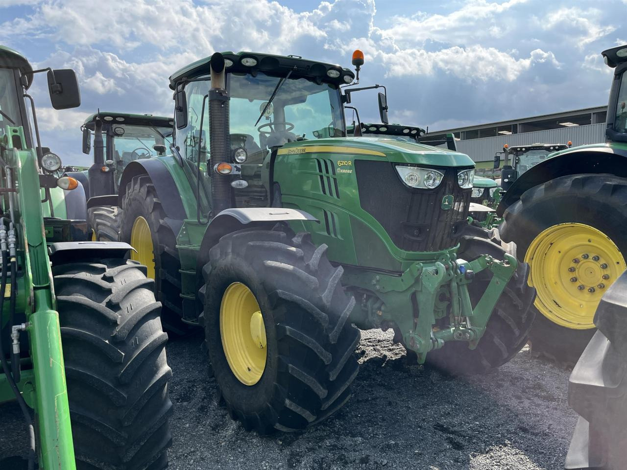 John Deere 6210R - Farm tractor: picture 1 John Deere 6210R - Farm tractor: picture 1