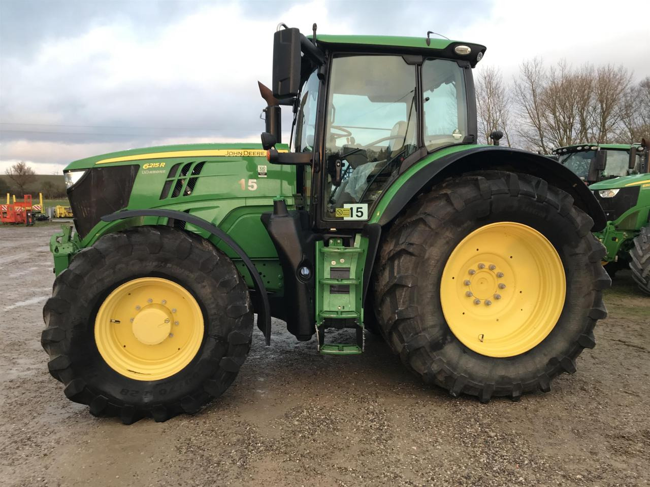 John Deere 6215R - Farm tractor: picture 1 John Deere 6215R - Farm tractor: picture 1
