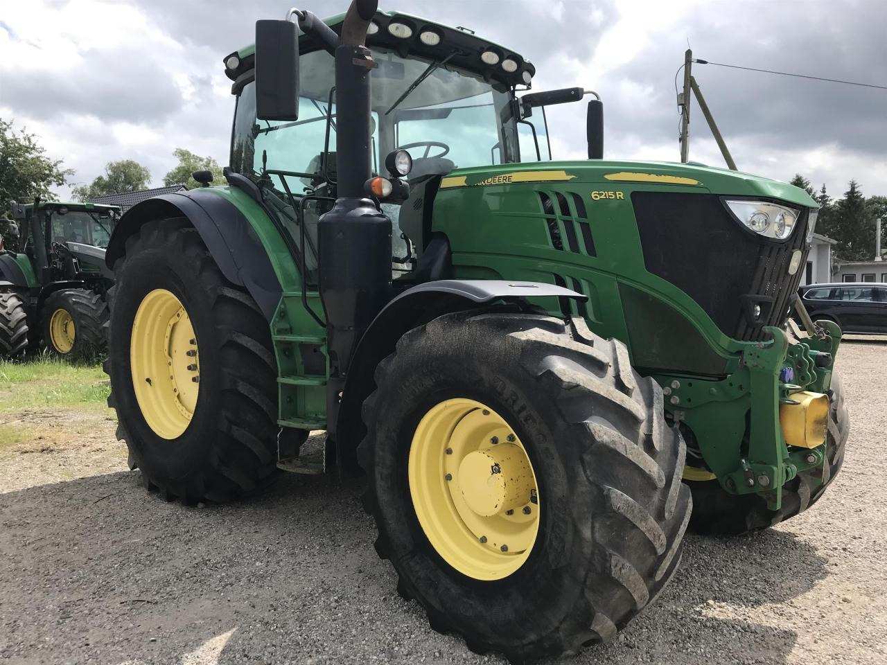 John Deere 6215R - Farm tractor: picture 2 John Deere 6215R - Farm tractor: picture 2