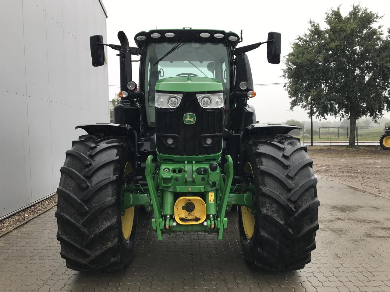John Deere 6250R - Farm tractor: picture 3 John Deere 6250R - Farm tractor: picture 3