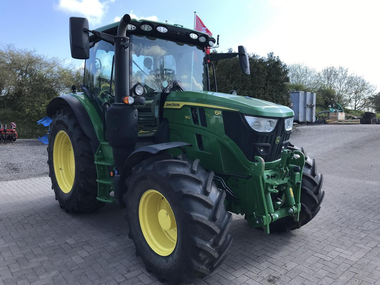 John Deere 6R 140 - Farm tractor: picture 2 John Deere 6R 140 - Farm tractor: picture 2