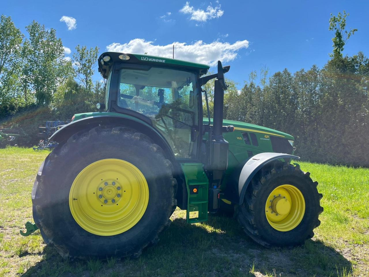 John Deere 6R 165 - Farm tractor: picture 2 John Deere 6R 165 - Farm tractor: picture 2