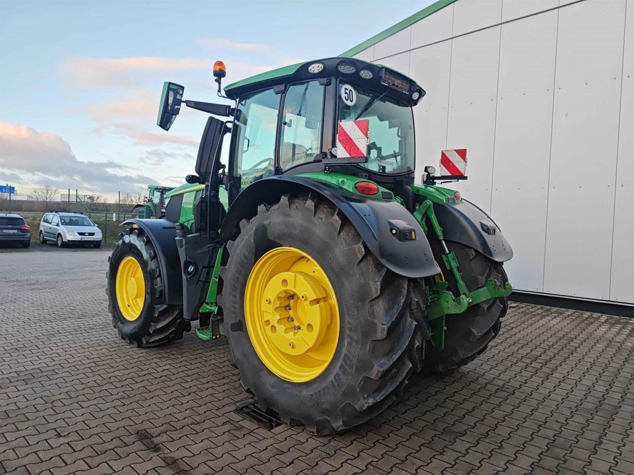 John Deere 6R 250 - Farm tractor: picture 5 John Deere 6R 250 - Farm tractor: picture 5