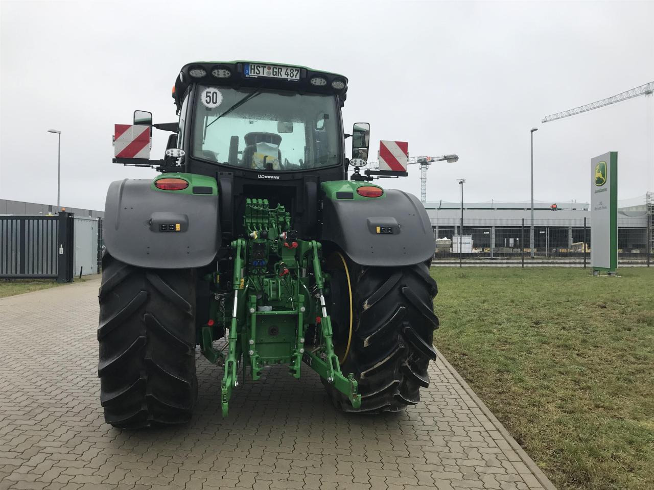 John Deere 6R 250 - Farm tractor: picture 5 John Deere 6R 250 - Farm tractor: picture 5