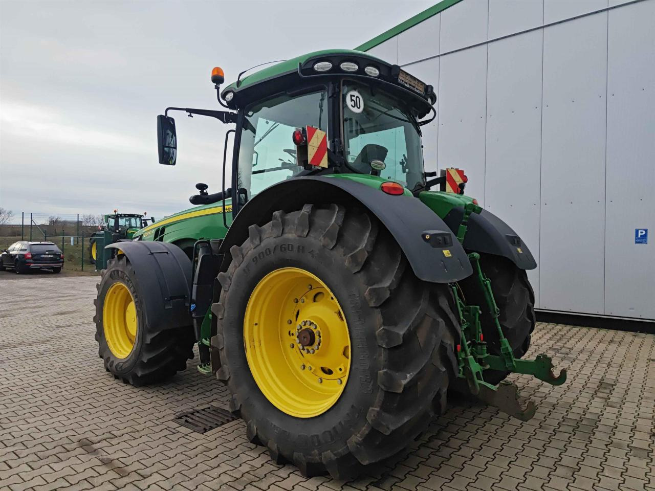 John Deere 8370R - Farm tractor: picture 3 John Deere 8370R - Farm tractor: picture 3