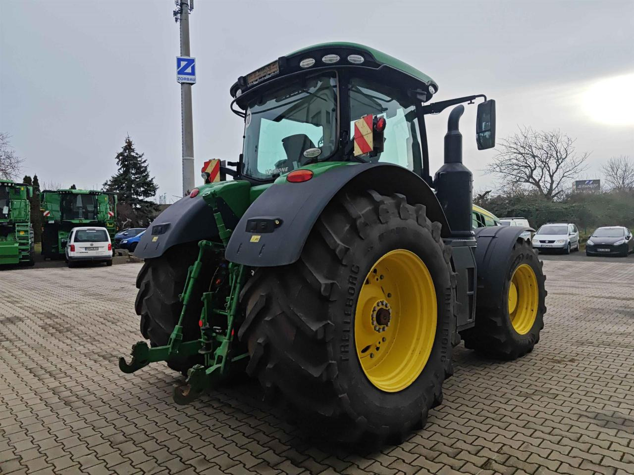 John Deere 8370R - Farm tractor: picture 5 John Deere 8370R - Farm tractor: picture 5