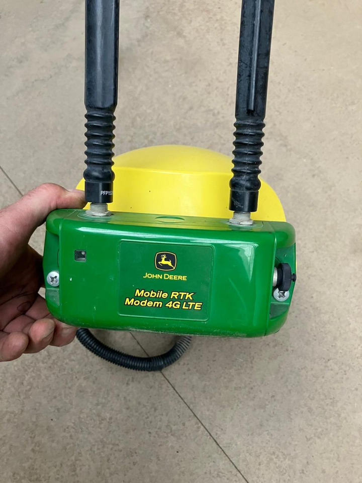 John Deere SF6000 SF3, M-RTK - Navigation system for Agricultural machinery: picture 2 John Deere SF6000 SF3, M-RTK - Navigation system for Agricultural machinery: picture 2