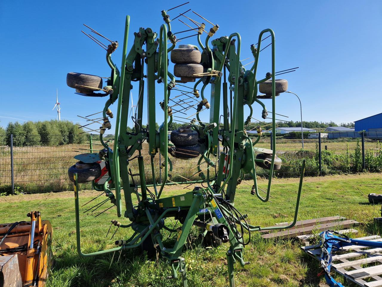 Krone KW 11.22 - Tedder/ Rake: picture 1 Krone KW 11.22 - Tedder/ Rake: picture 1