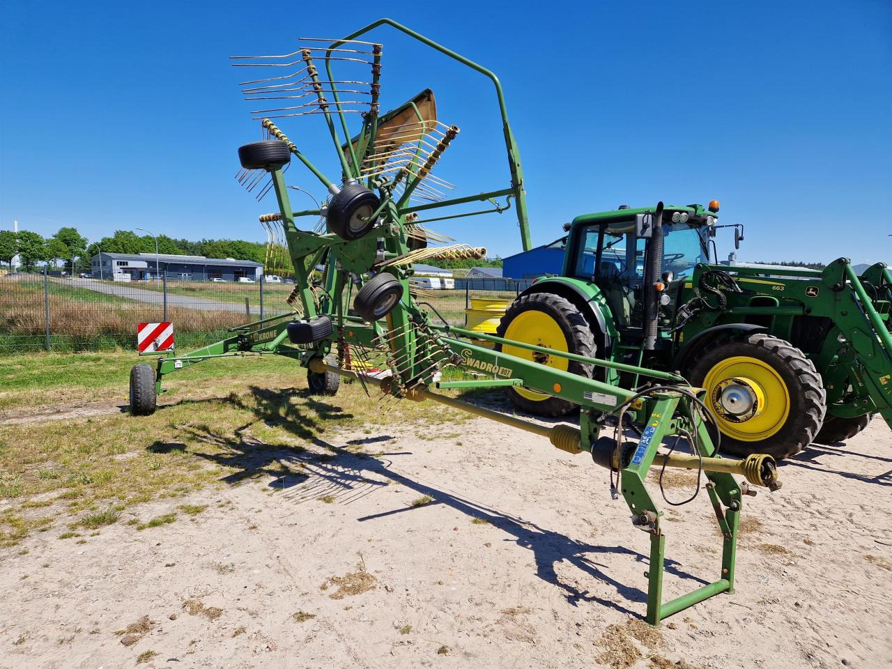 Krone Swadro 807 - Tedder/ Rake: picture 2 Krone Swadro 807 - Tedder/ Rake: picture 2