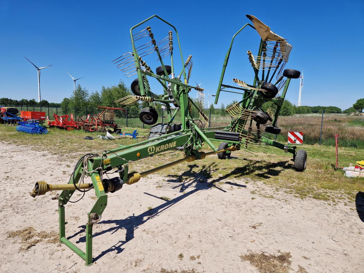 Krone Swadro 807 - Tedder/ Rake: picture 1 Krone Swadro 807 - Tedder/ Rake: picture 1
