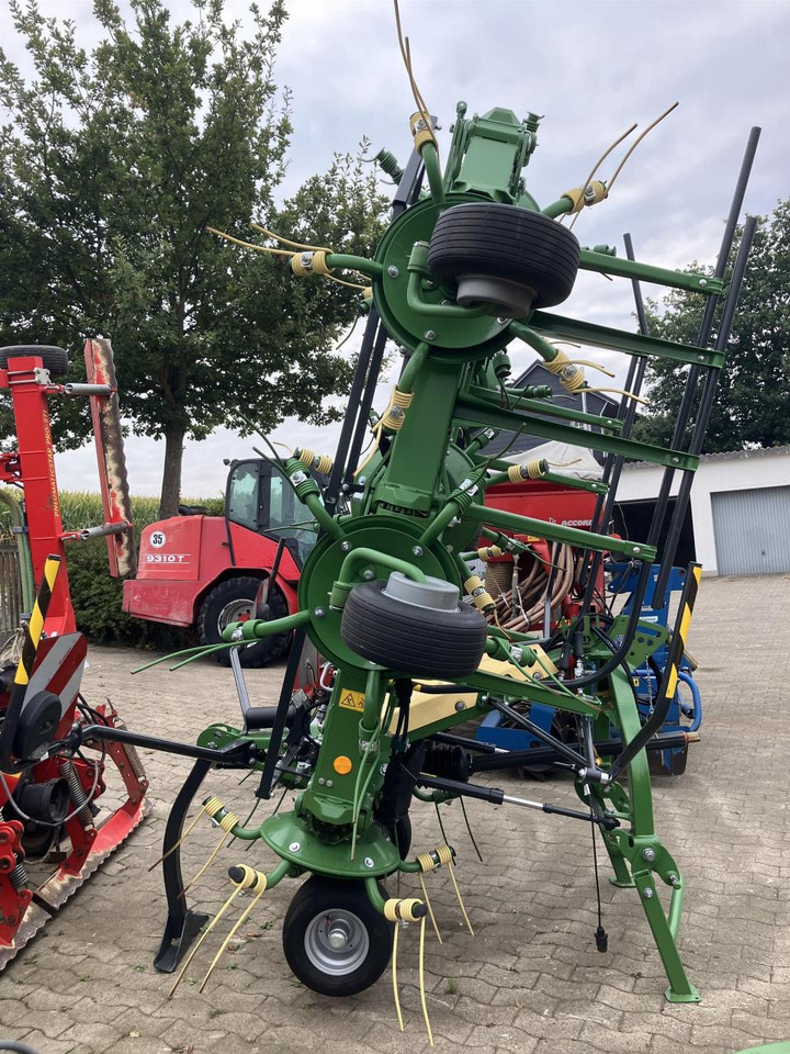 Krone Vendro 1020 - Tedder/ Rake: picture 3 Krone Vendro 1020 - Tedder/ Rake: picture 3