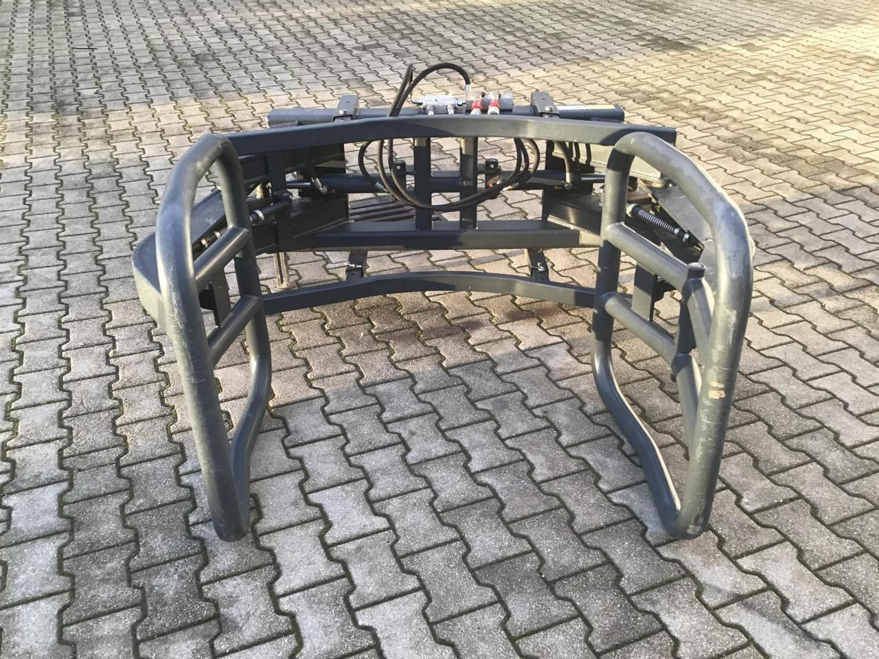 Saphir Folienballenzange FBZ - Front loader for tractor: picture 1 Saphir Folienballenzange FBZ - Front loader for tractor: picture 1