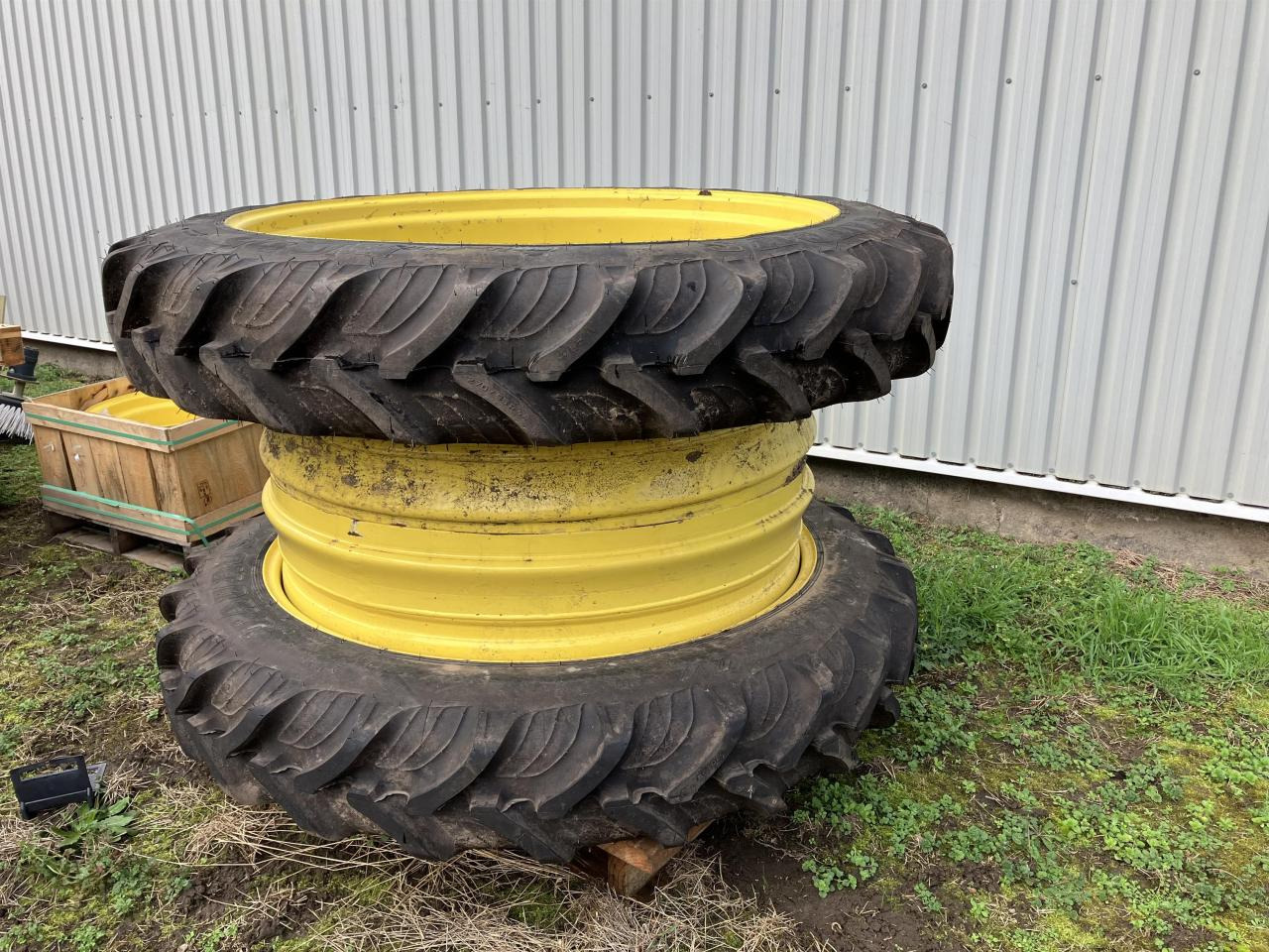 Taurus 270/95R44 - Tire for Agricultural machinery: picture 4 Taurus 270/95R44 - Tire for Agricultural machinery: picture 4