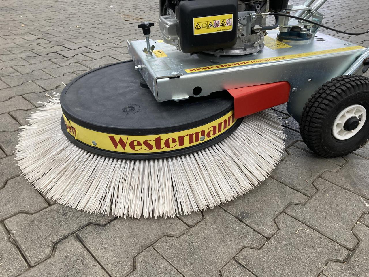 Westermann WR 870 Honda - Broom: picture 3 Westermann WR 870 Honda - Broom: picture 3
