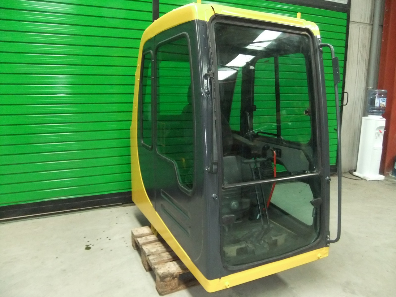 Cab EROPS KOMATSU PC340-6 - Cab for Construction machinery: picture 4 Cab EROPS KOMATSU PC340-6 - Cab for Construction machinery: picture 4