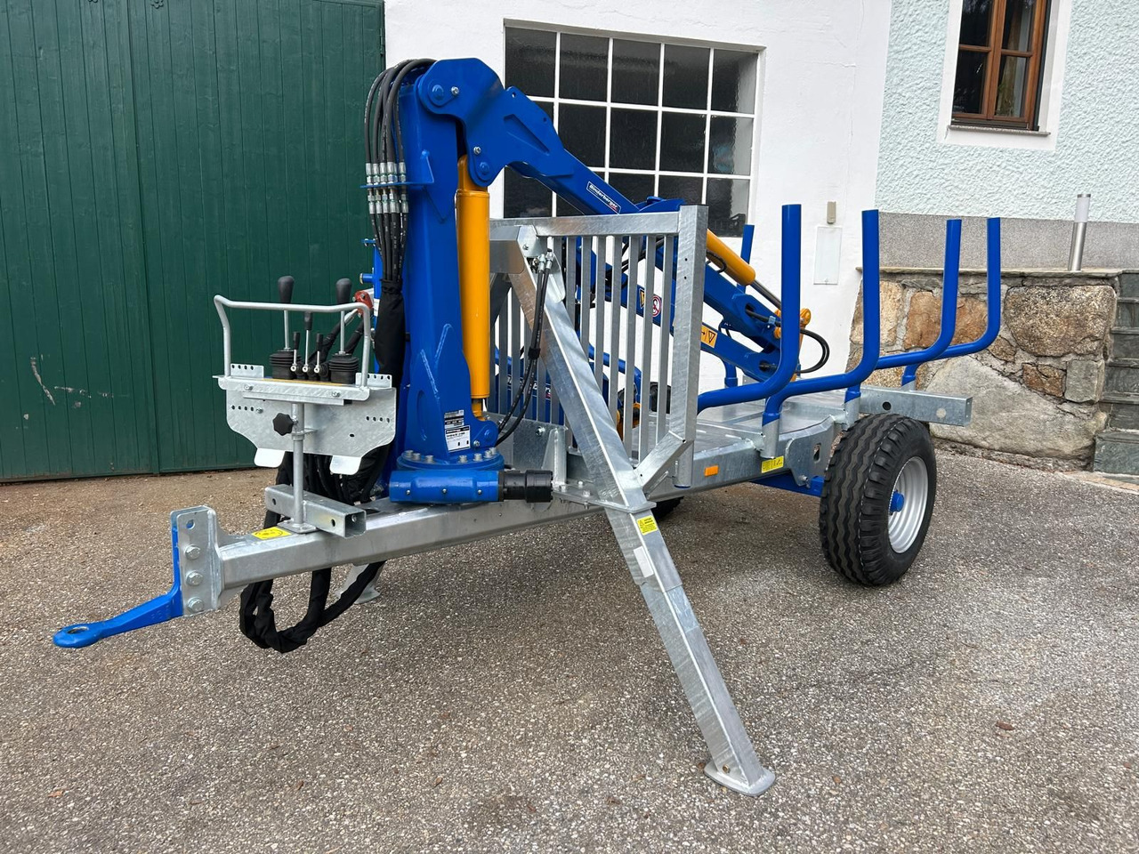 - Forestry trailer: picture 1 - Forestry trailer: picture 1