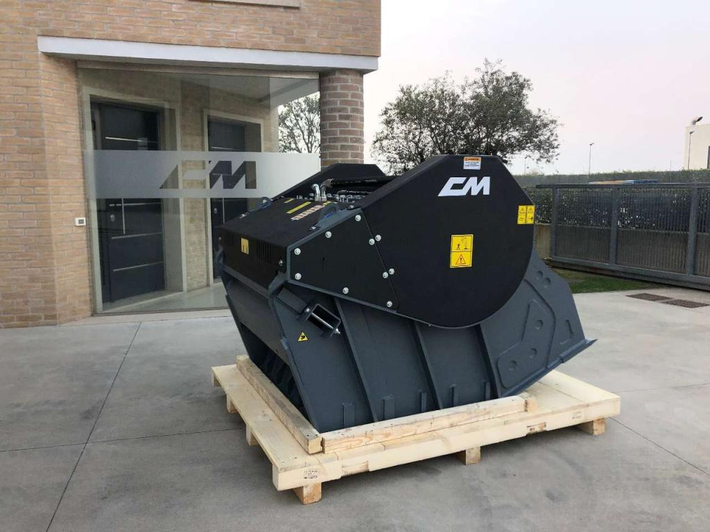 CM CM Crusher CBF 120 - Bucket for Excavator: picture 1 CM CM Crusher CBF 120 - Bucket for Excavator: picture 1
