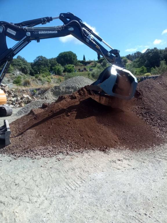 CM CM Crusher CBR 12 - Bucket for Excavator: picture 4 CM CM Crusher CBR 12 - Bucket for Excavator: picture 4