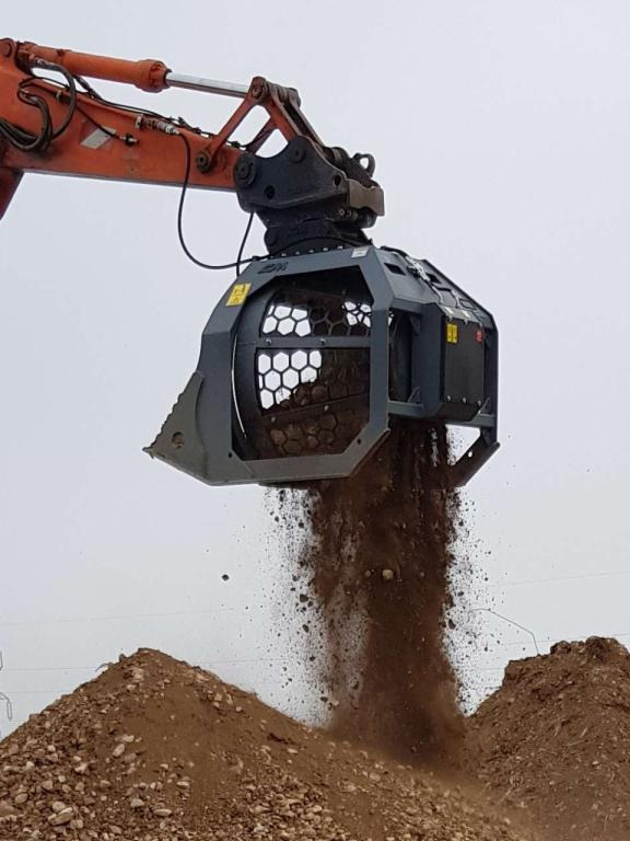 CM CM Crusher CBR 18 - Bucket for Excavator: picture 1 CM CM Crusher CBR 18 - Bucket for Excavator: picture 1