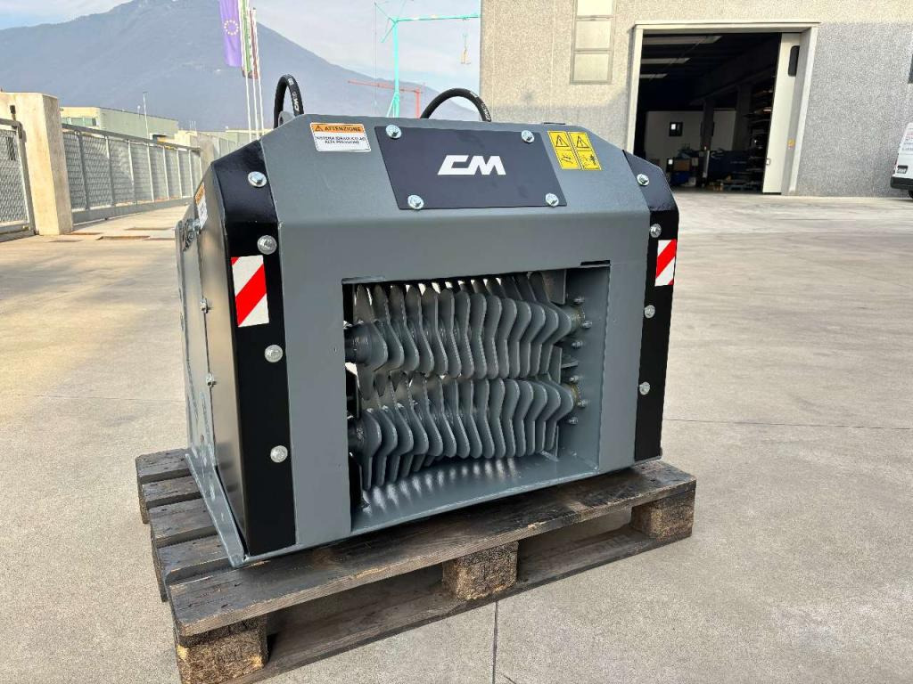 CM CM Crusher CDS 07 - Bucket for Excavator: picture 3 CM CM Crusher CDS 07 - Bucket for Excavator: picture 3