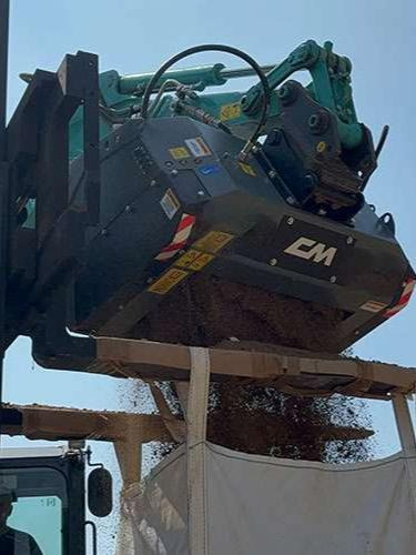 CM CM Crusher CDS 10 - Bucket for Excavator: picture 1 CM CM Crusher CDS 10 - Bucket for Excavator: picture 1