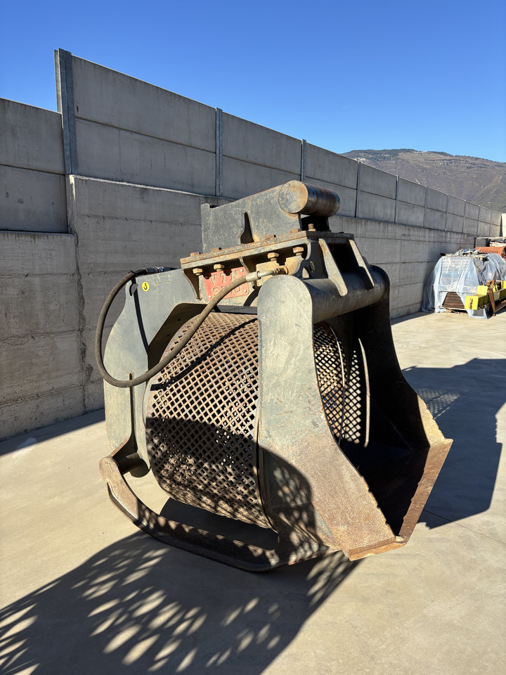 VTN SR10 screening bucket - USED - Bucket for Excavator: picture 1 VTN SR10 screening bucket - USED - Bucket for Excavator: picture 1