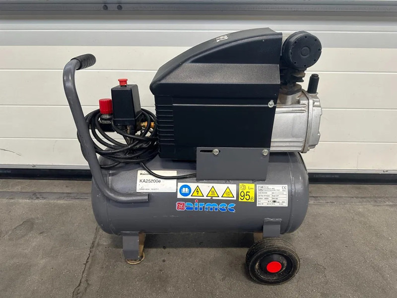Airmec Fiac BXA 25200 Elektrische Zuigercompressor 2 PK 150 L / min 8 Bar - Air compressor: picture 1 Airmec Fiac BXA 25200 Elektrische Zuigercompressor 2 PK 150 L / min 8 Bar - Air compressor: picture 1