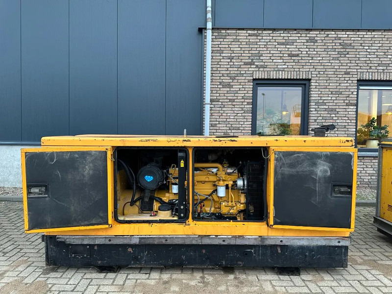 John Deere 6068 TF 258 Mecc Alte Spa 130 kVA Silent generatorset - Generator set: picture 2 John Deere 6068 TF 258 Mecc Alte Spa 130 kVA Silent generatorset - Generator set: picture 2