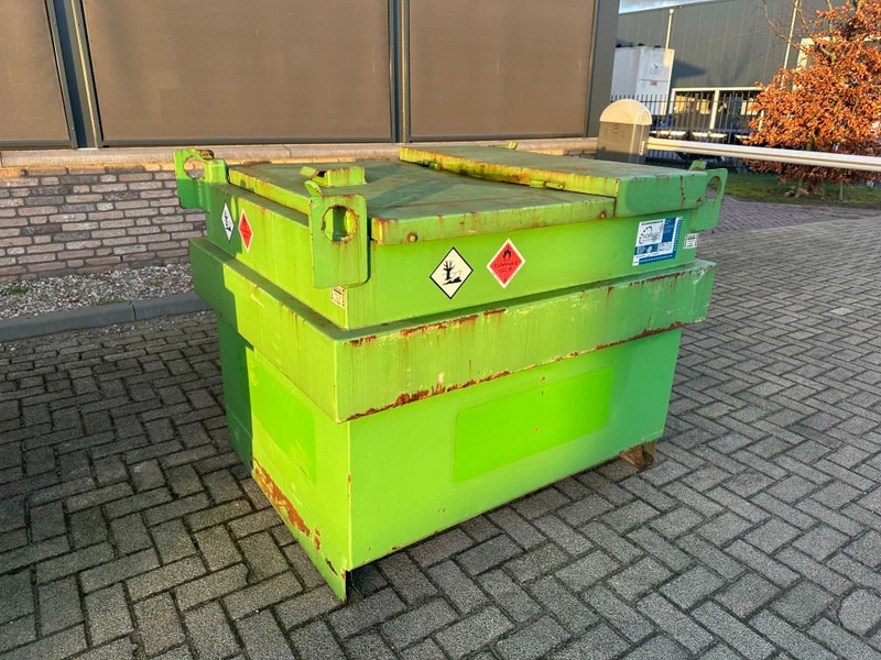 Kiwa IBC Steenbergen 750 liter Dieseltank met Handpomp Milieutank - Shipping container: picture 4 Kiwa IBC Steenbergen 750 liter Dieseltank met Handpomp Milieutank - Shipping container: picture 4